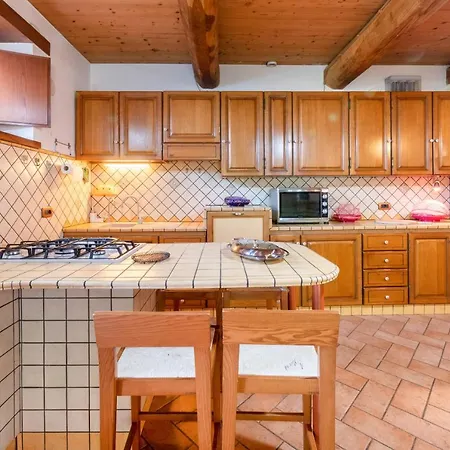 Villa Arcobaleno Apartment With Patio & Parking * Urbino