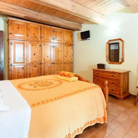 Apartamento Villa Arcobaleno Apartment With Patio & Parking Urbino